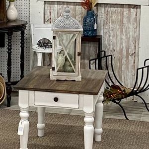 Meet your Posher, Laurie